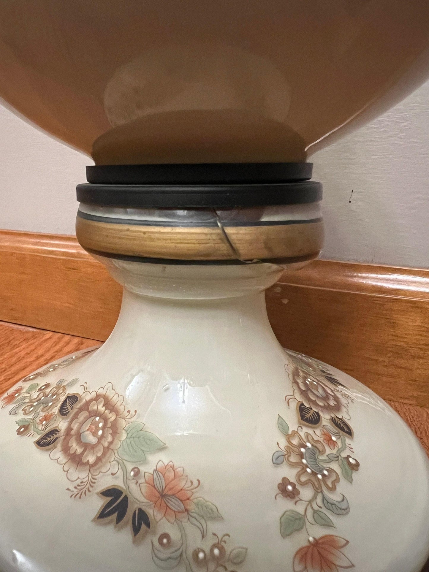 Vintage Floral Table Lamp, Tan Beaded Design (Works, No Shade)