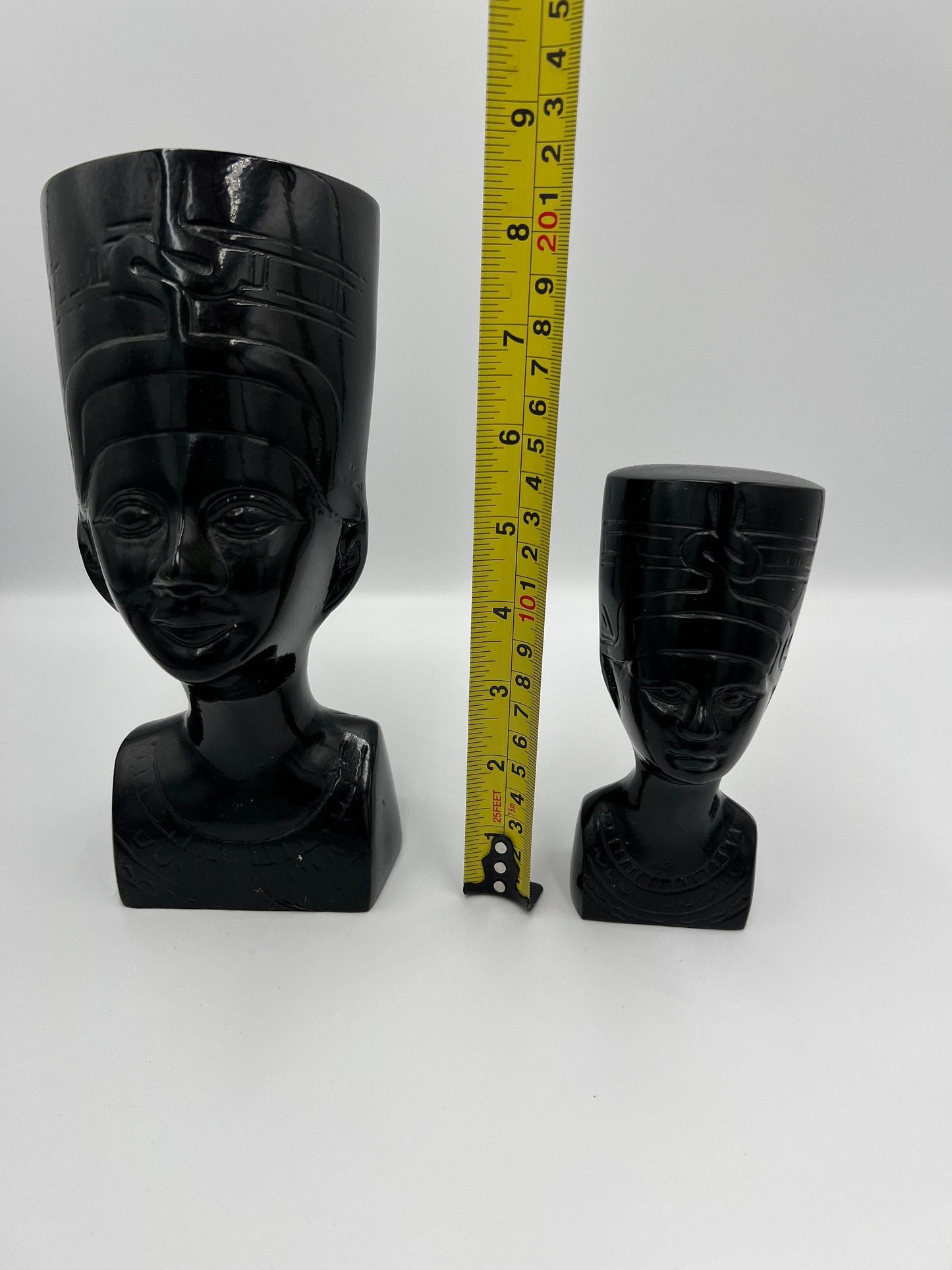Nefertiti Busts: Vintage Black Egyptian Queen Sculptures - Pair