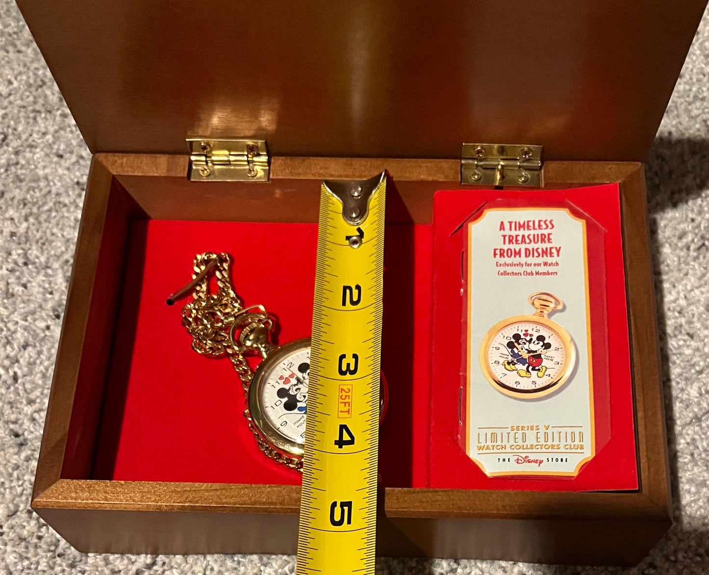 Watch Collectors Club Series V Couples Music Box Mickey and Minnie Limited Ed
