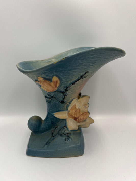 Roseville Magnolia Blue 1943 Vintage Art Pottery Ceramic Cornucopia Vase 185-8