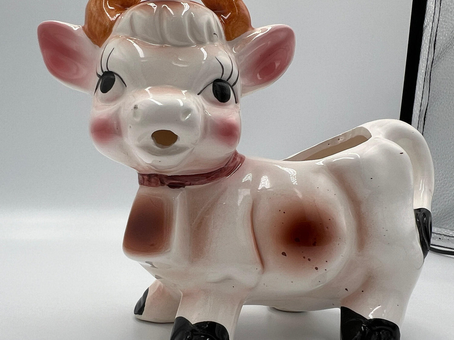 Playful Cow Creamer and Sugar Set: Cartoon Farm Animal Design