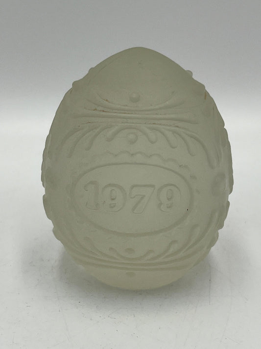 Goebel 1979 Frosted Crystal Glass Egg Paperweight