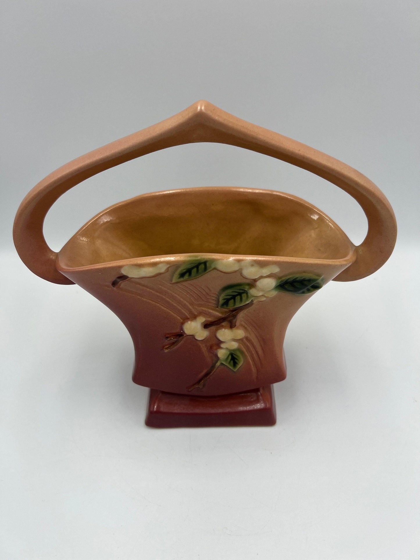 Roseville Snowberry Basket, Cranberry Tan with White Berries (Vintage 1940s)