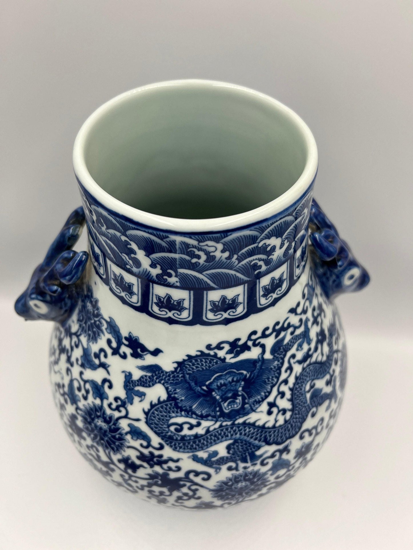 Chinese Deer Motif Vase: Blue and White Porcelain (Vintage Style)