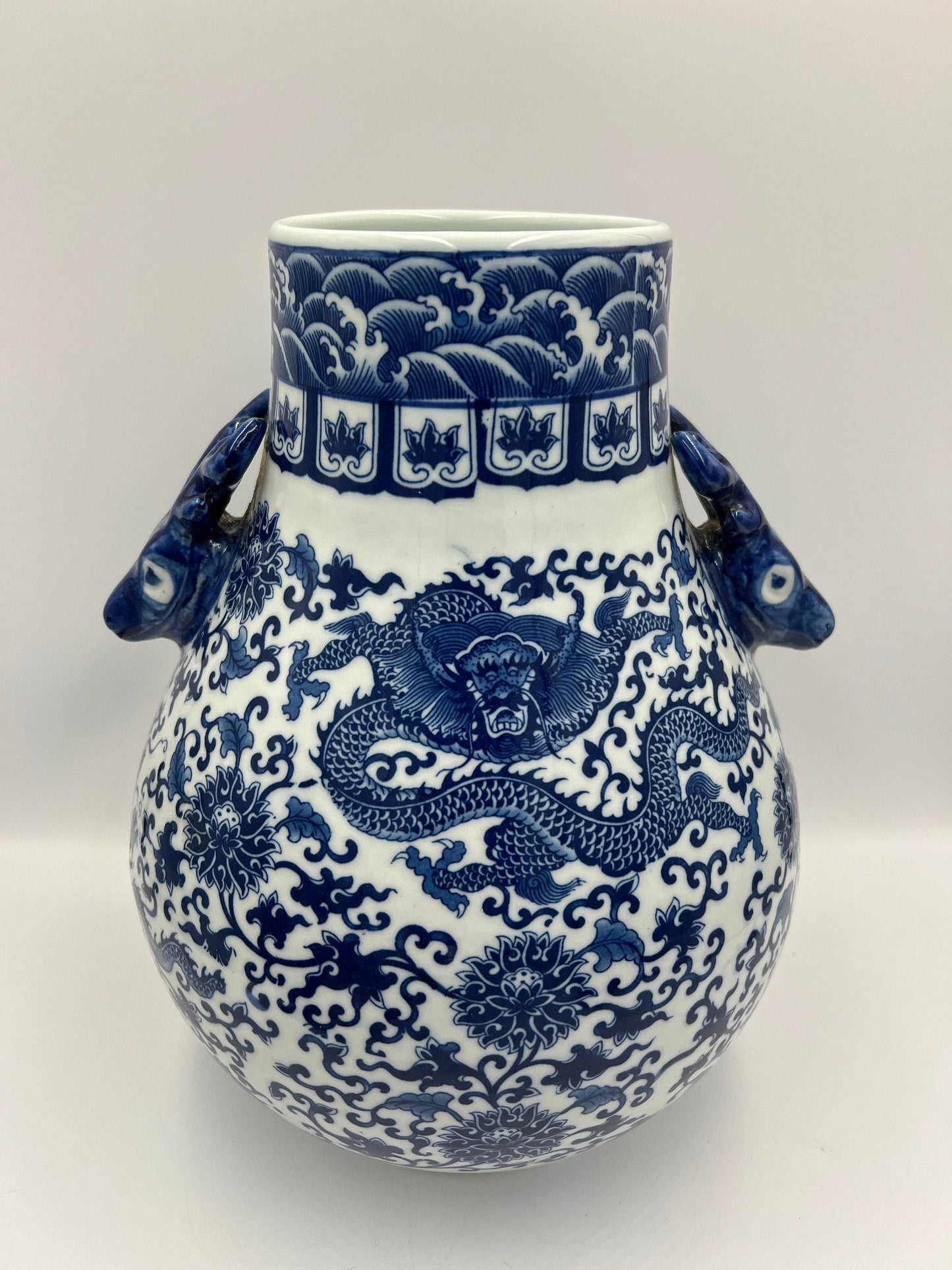 Chinese Deer Motif Vase: Blue and White Porcelain (Vintage Style)
