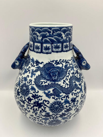 Chinese Deer Motif Vase: Blue and White Porcelain (Vintage Style)