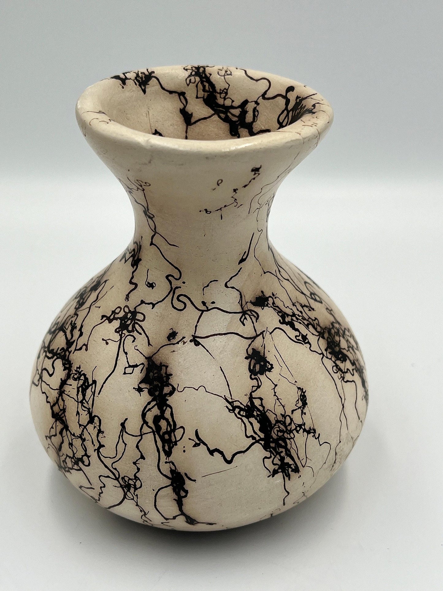 Navajo Horse Hair Vase, Native American Art (Signed by Artist)