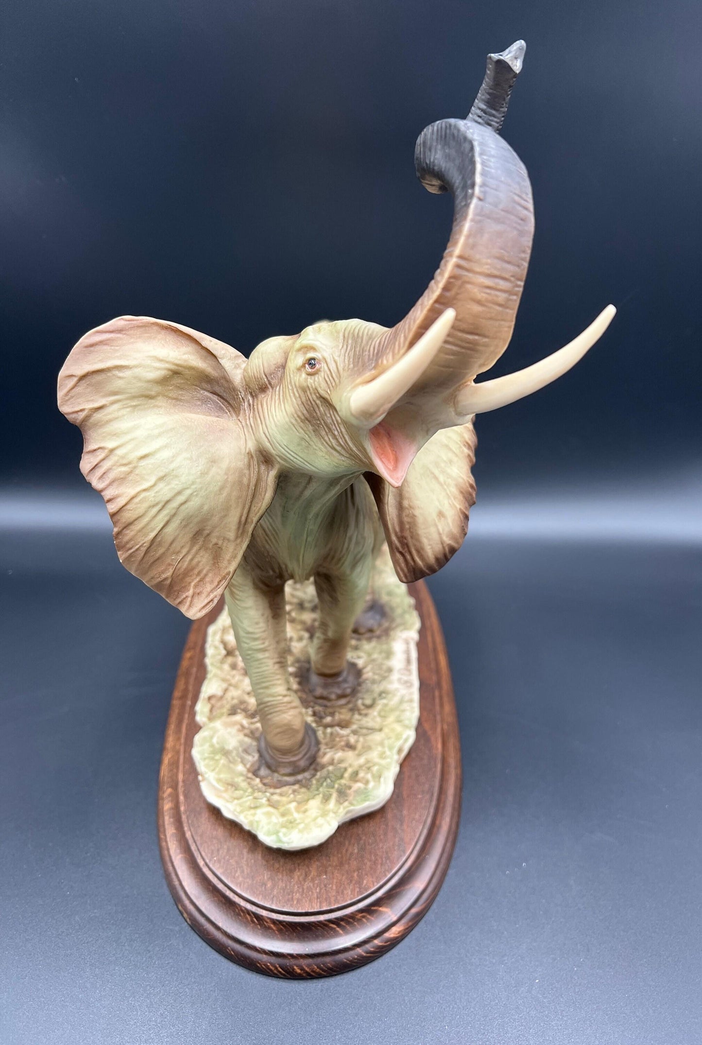 Giuseppe Armani Porcelain Elephant Statue (10 3/4" Tall, Handcrafted Italy)