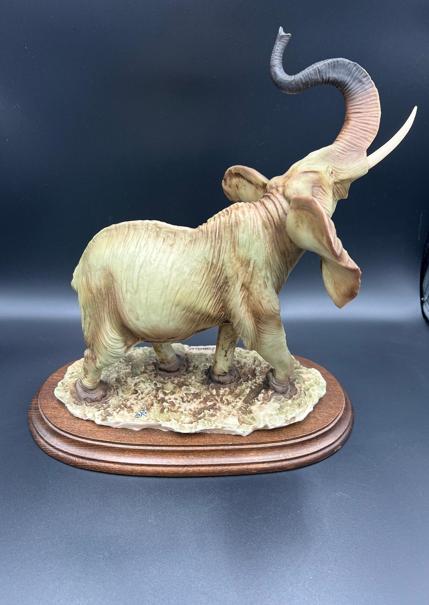 Giuseppe Armani Porcelain Elephant Statue (10 3/4" Tall, Handcrafted Italy)