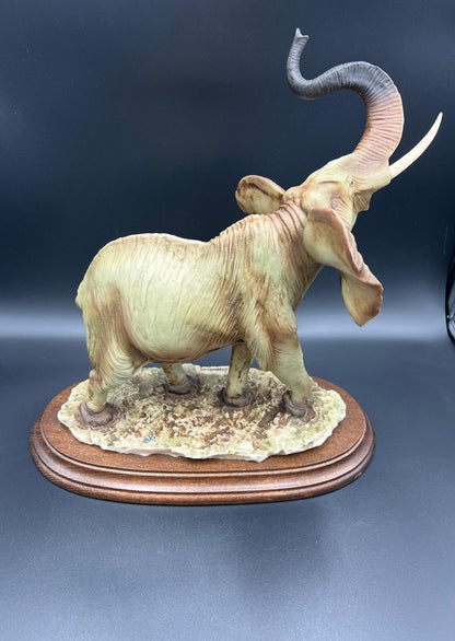 Giuseppe Armani Porcelain Elephant Statue (10 3/4" Tall, Handcrafted Italy)