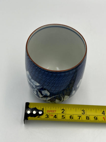 Japanese Vintage Teacup: Delicate Ceramic, Retro Style