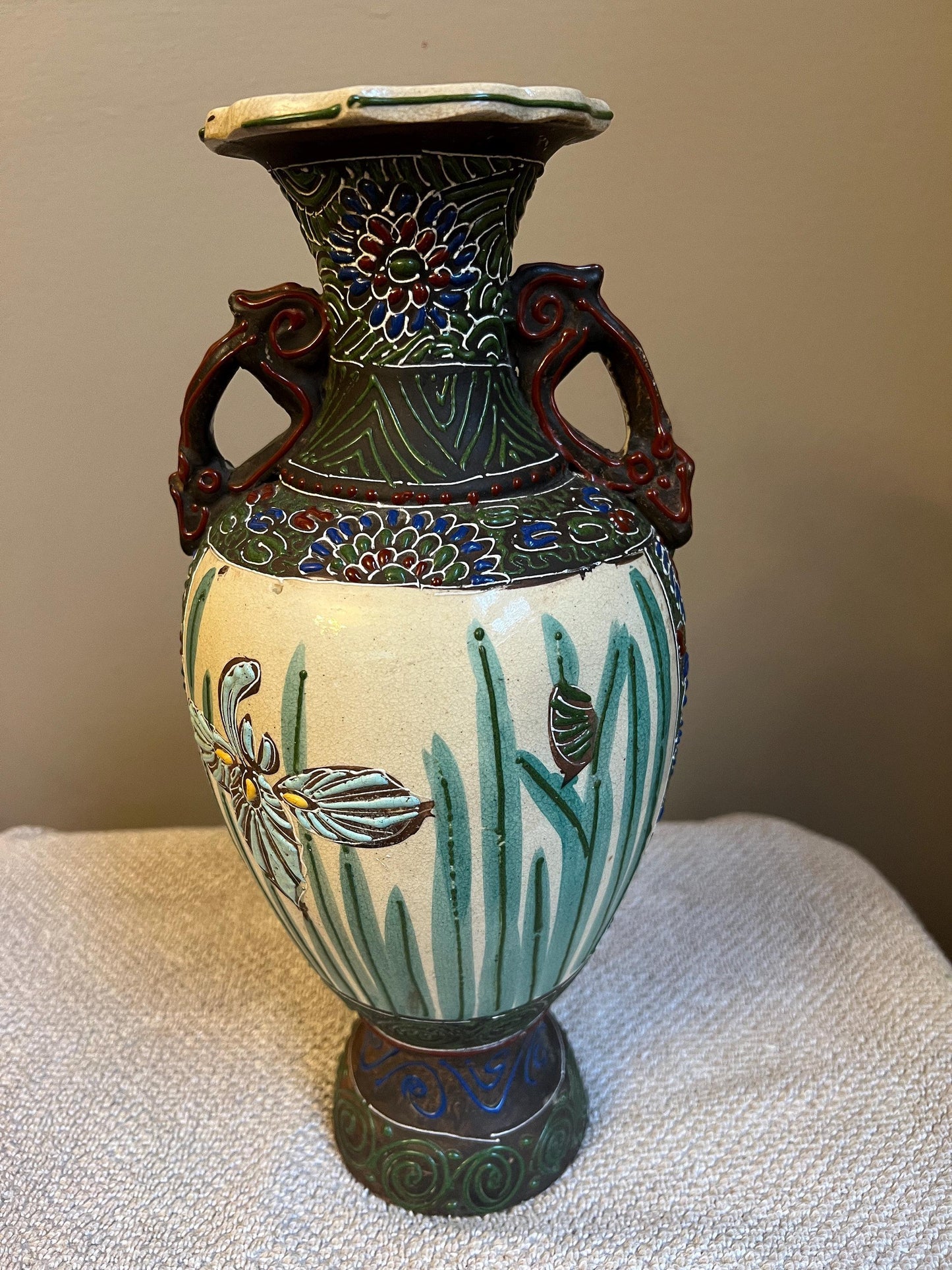 Japanese Satsuma Moriage Vase -  3 Men / Elders