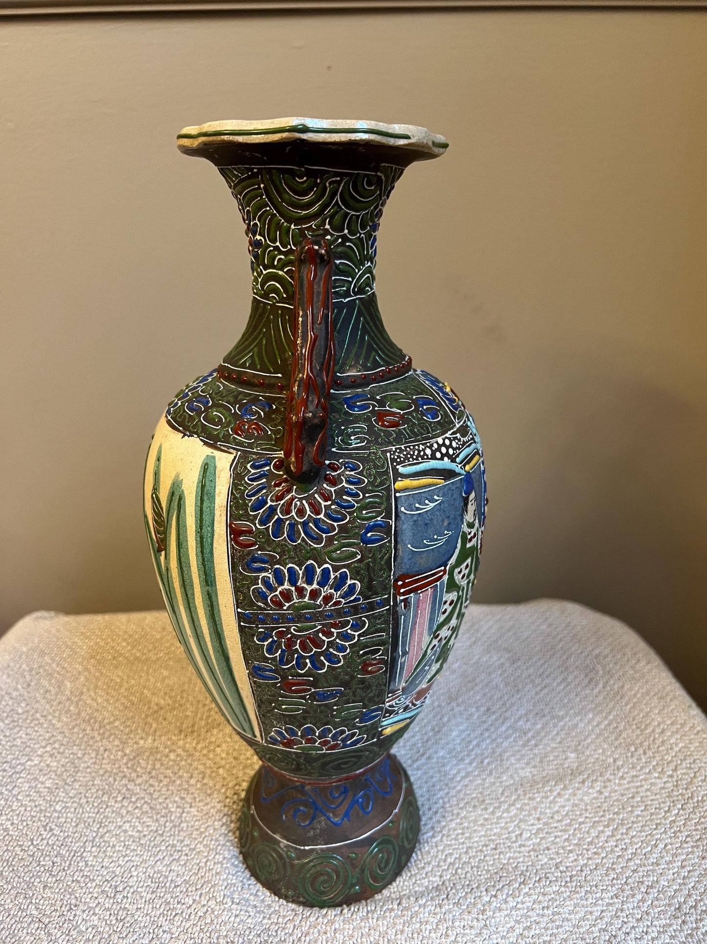 Japanese Satsuma Moriage Vase -  3 Men / Elders