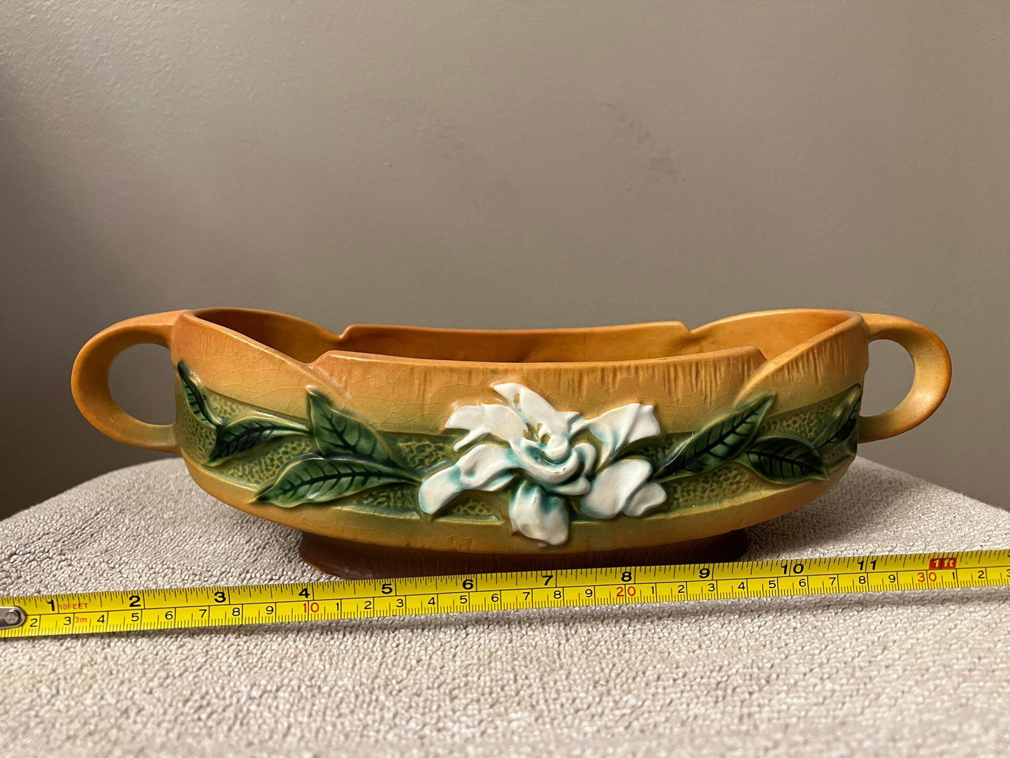 Roseville Pottery Gardinia Handled Center Bowl 628-10
