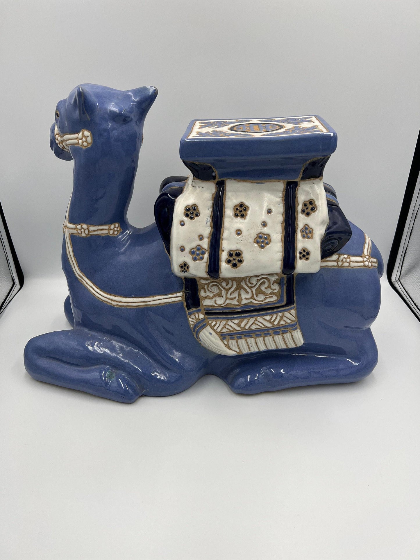 Camel Plant Stand: Ceramic Boho Decor (Indoor, Rustic Finish)