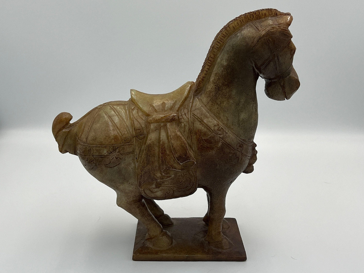 Tang Dynasty Style Horse: Chinese Carved Jade Sculpture (Vintage 20th Century)