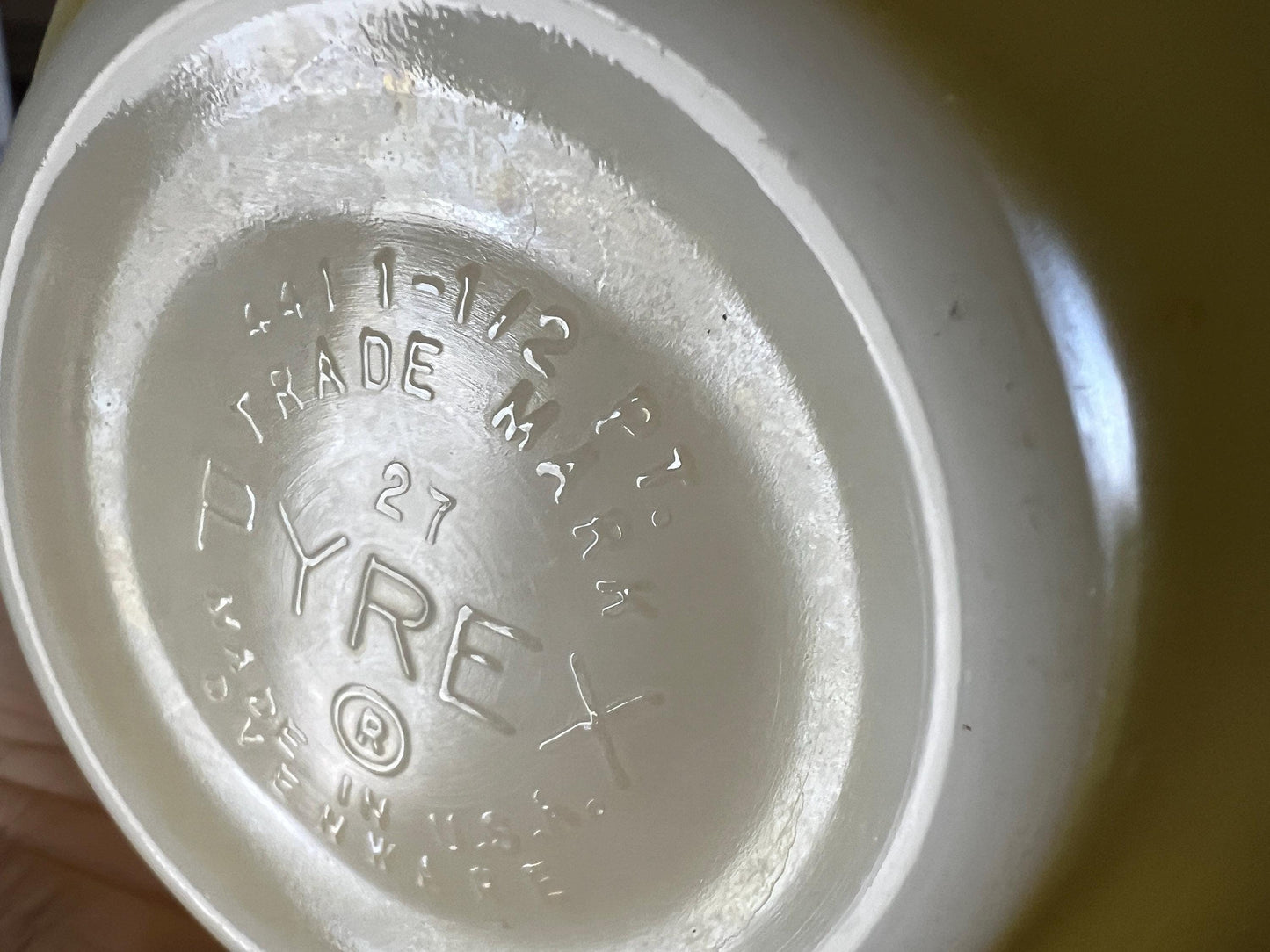 Vintage Pyrex Mixing Bowls: Green and Yellow Nesting Set