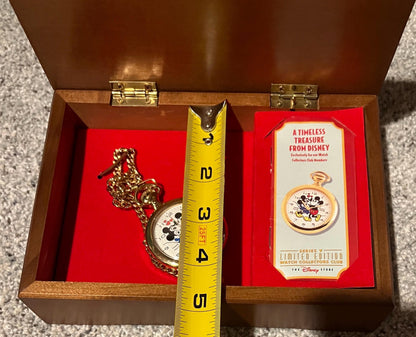Watch Collectors Club Series V Couples Music Box Mickey and Minnie Limited Ed
