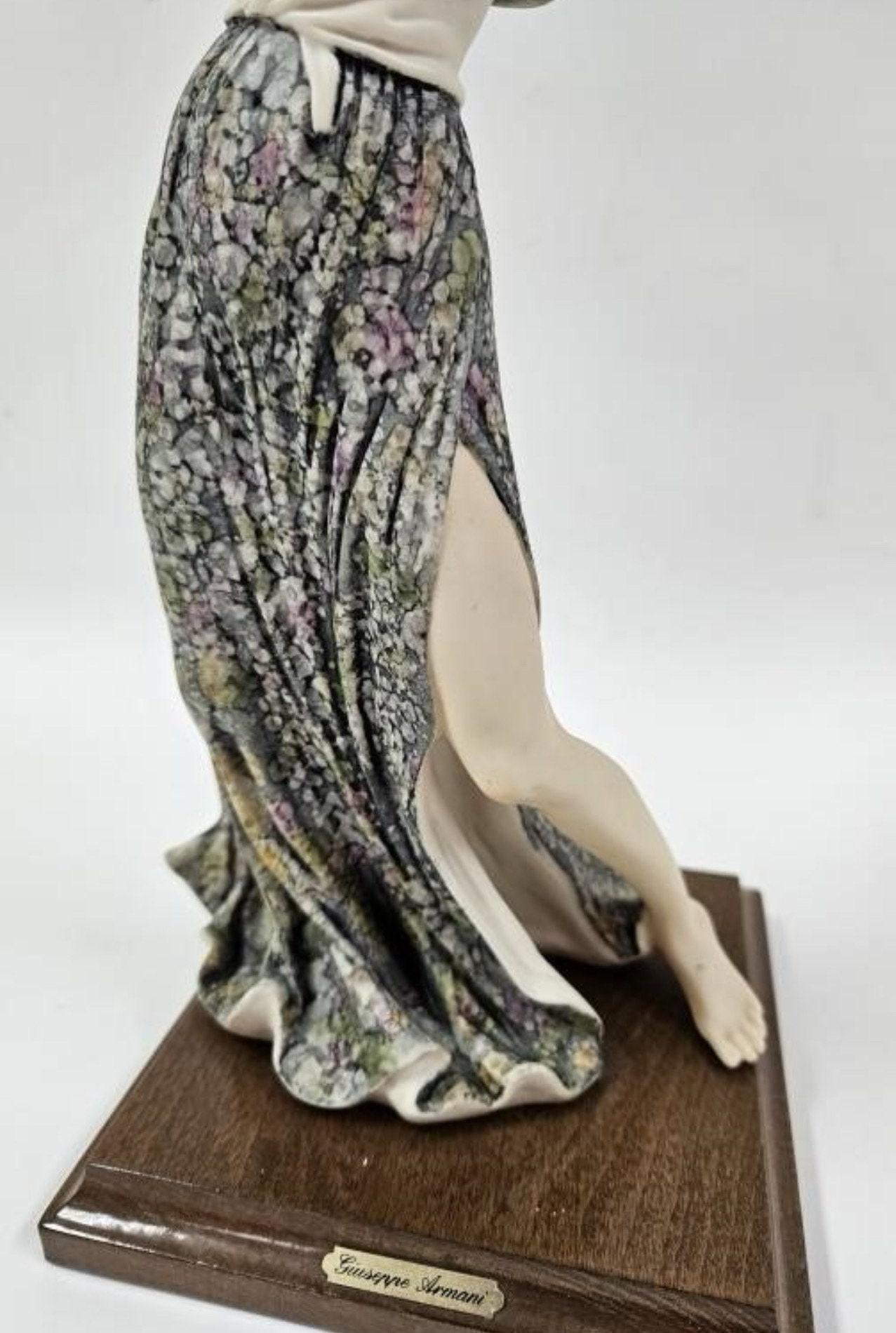 Giuseppe Armani La Gitana Gypsy Dancer (Porcelain, 13 Inches)