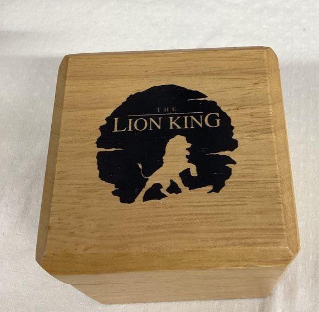 Lion King Collectible Watch: Disney Gold Tone   Your choice of Pocketwatch or Wristwatch
