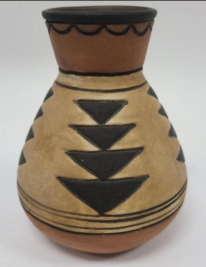 Weller Souevo Vase 5.5" Pottery Antique Art & Crafts Native American Design