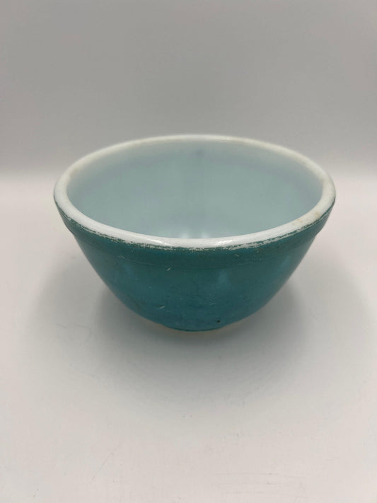 Vintage Pyrex Robin's Egg Blue Mixing Bowl