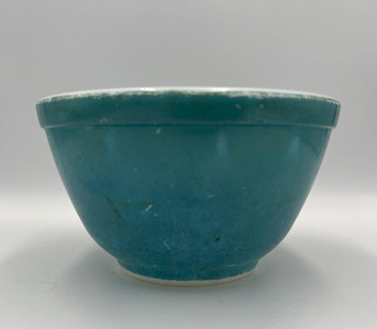 Pyrex Mixing Bowl: Robins Egg Blue Glass (1.5 Pint, Mid Century)