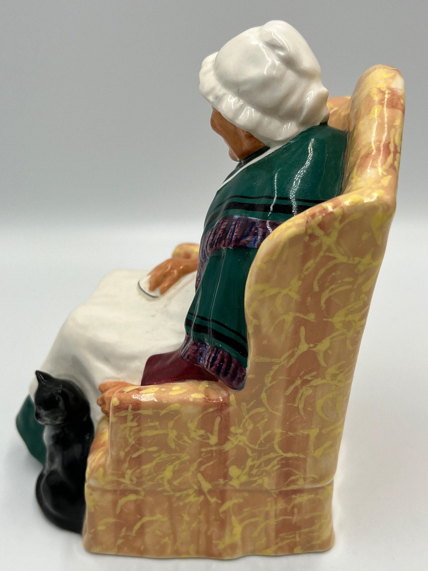 Vintage Royal Doulton & Co HN 1974 "Forty Winks" Figurine