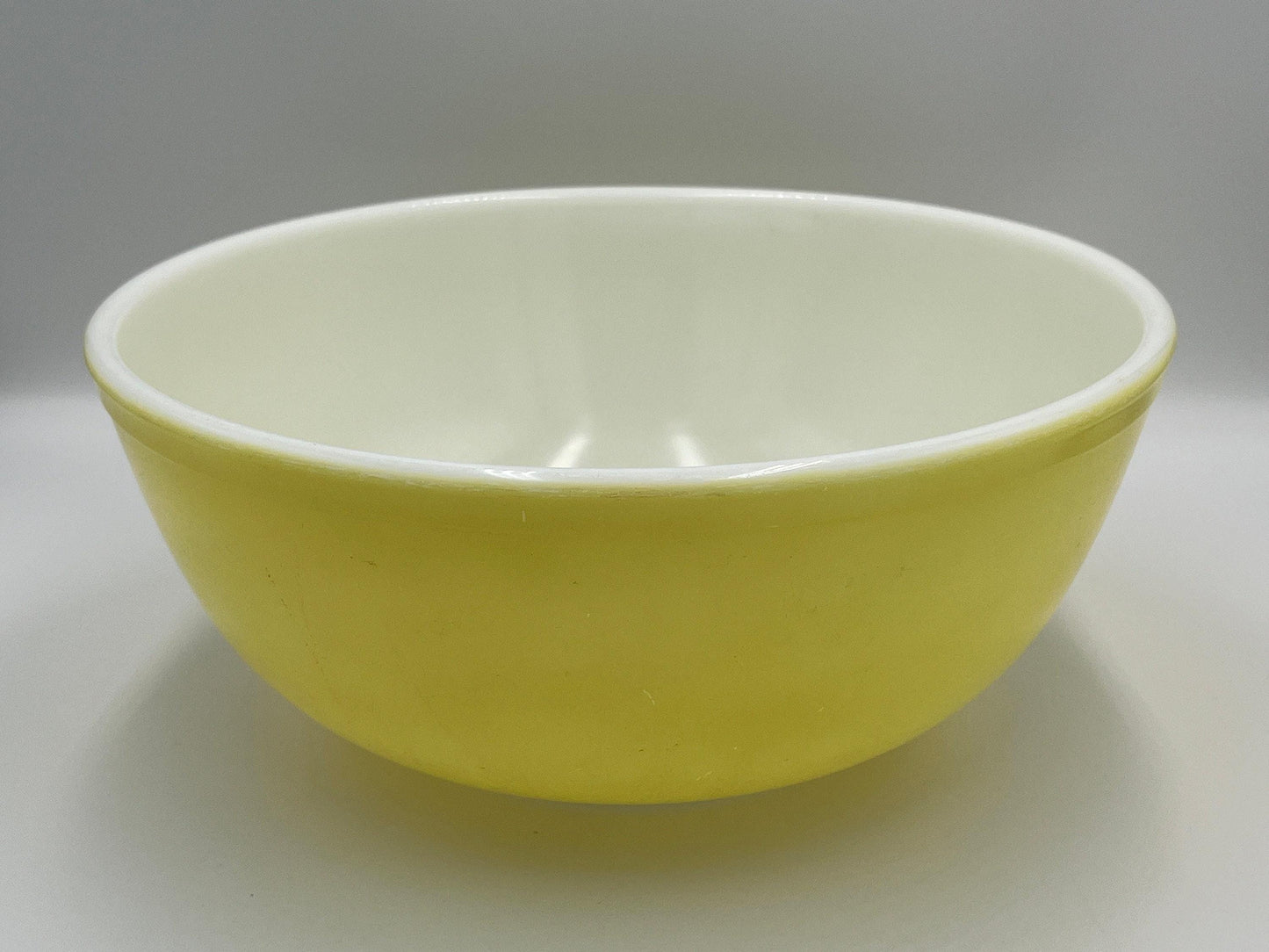 Vintage Pyrex Mixing Bowl, Green Yellow (4-Quart Retro Kitchenware)