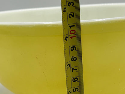 Vintage Pyrex Mixing Bowl, Green Yellow (4-Quart Retro Kitchenware)
