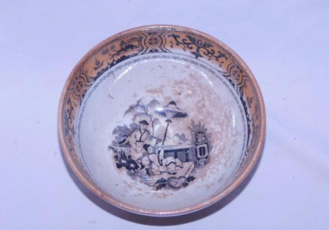Pajong Pattern Rice Bowl: Vintage Dutch Ceramic (7.5" Diameter)