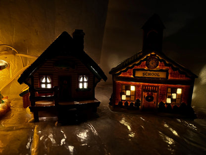 Christmas Village - Ready to go - 7 Pieces - 5 Lighted Houses - 2 Partylite Candle / Votive Holders