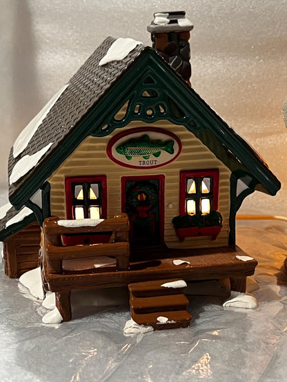 Christmas Village - Ready to go - 7 Pieces - 5 Lighted Houses - 2 Partylite Candle / Votive Holders