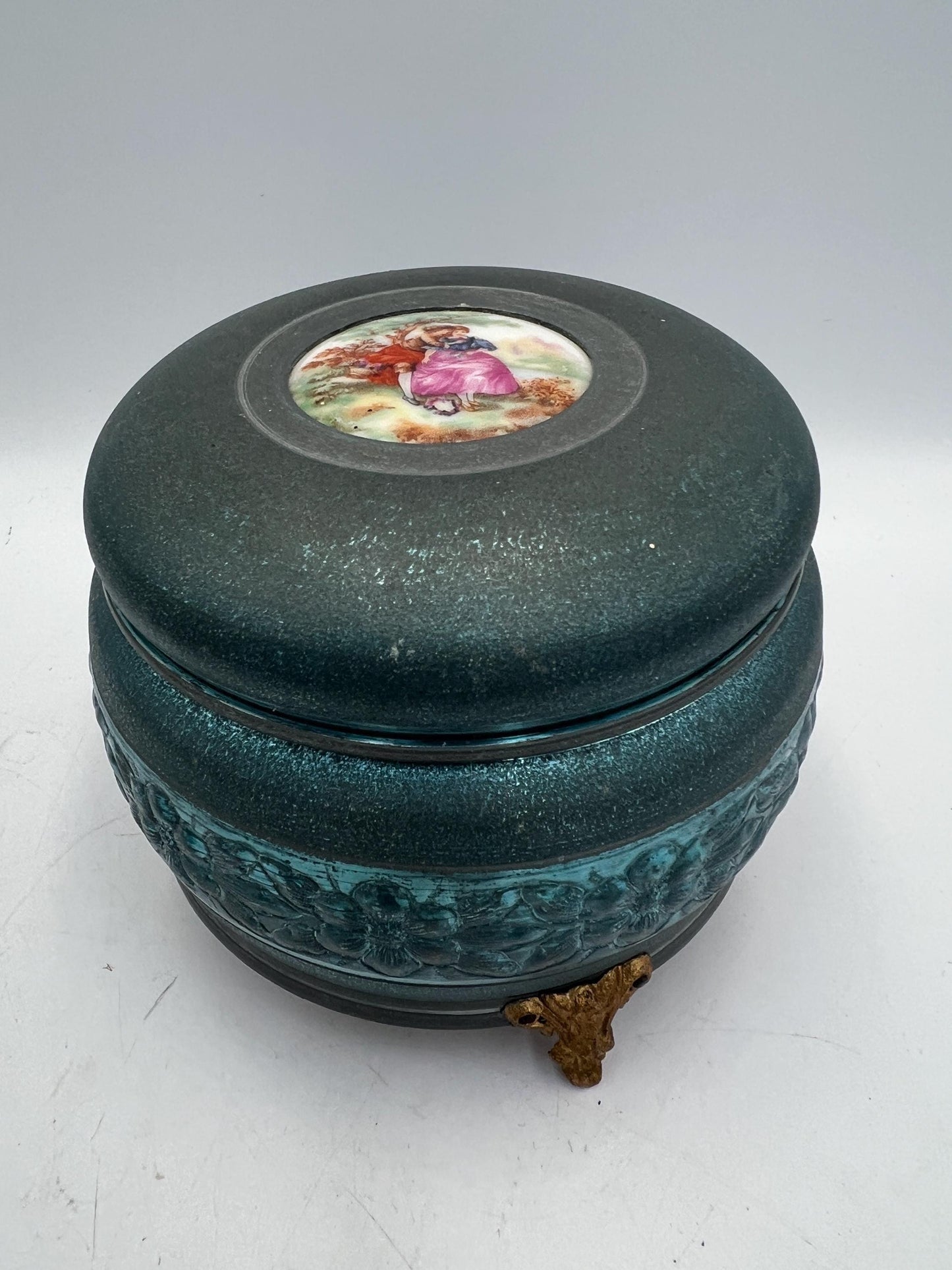 Vintage Powder Puff Music Box - Vintage Trinket Jewelry Box