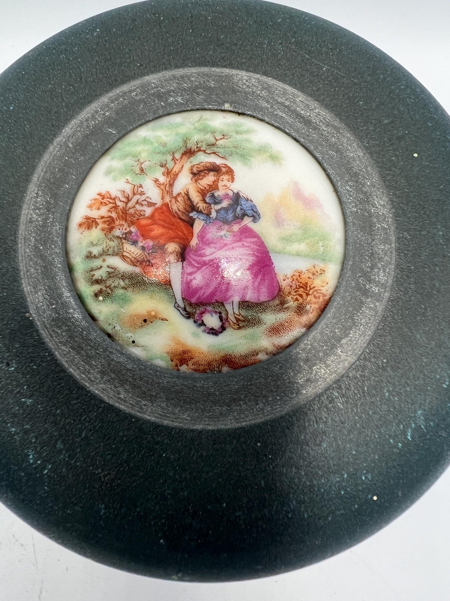 Vintage Powder Puff Music Box - Vintage Trinket Jewelry Box