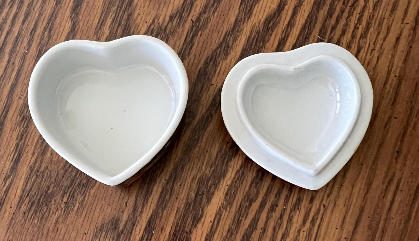 Vtg. Retro Ceramic Cat Trinket Heart Shaped Jewellery Box Tabby Cat Made In Japan 1970's-1980's
