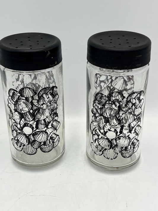 Mushroom Spice Jars: Vintage Kitchen Decor - Set of 2