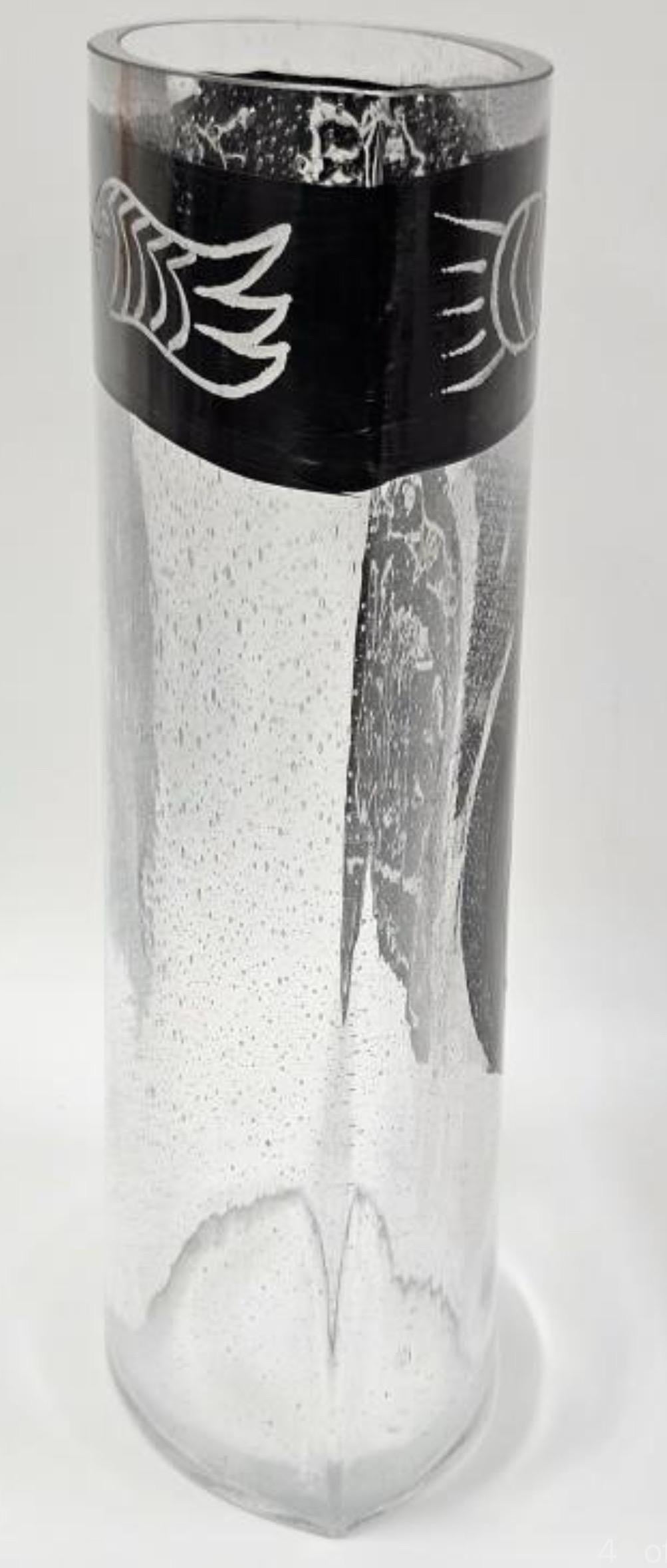 Kosta Boda Kaboka Vase: Hand Blown Swedish Art Glass (Ulrica Hydman Vallien)