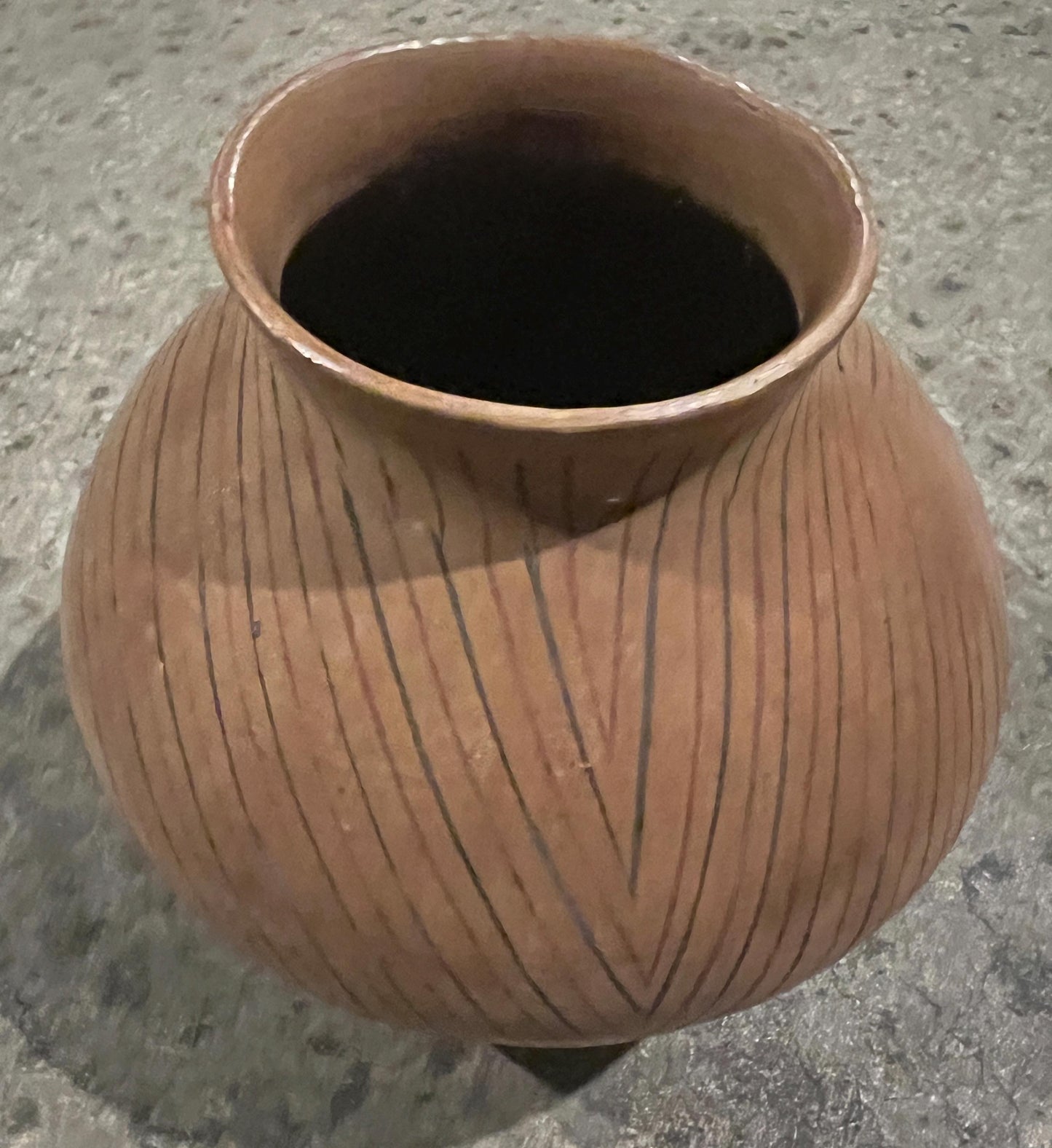 Vintage Pottery Vessel: Handcrafted Rustic Water Storage - Ceramic Art