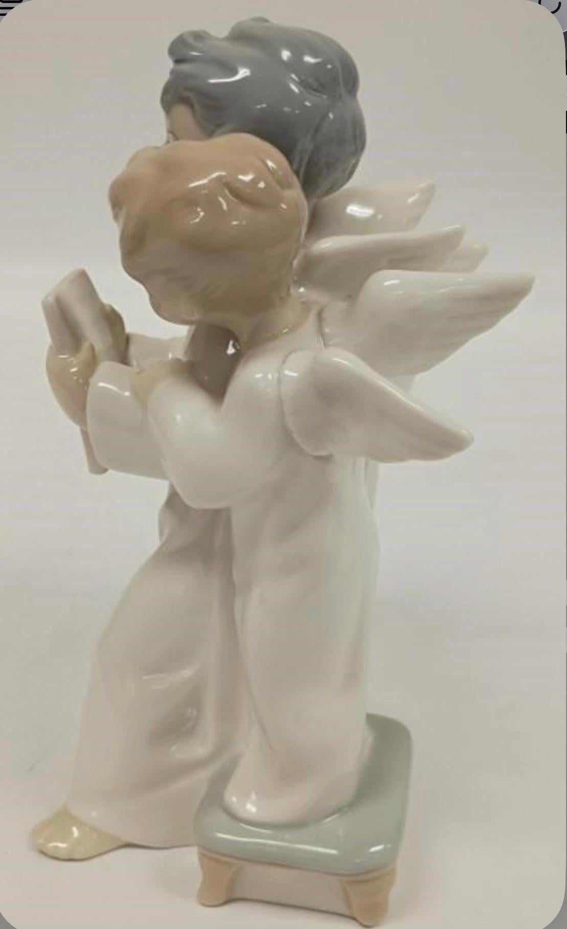 Three Little Angels Trio Choir Figurine: Lladro - Porcelain Sculpture No. 4542