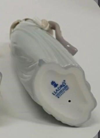 Ingenue Figurine: Lladro - Porcelain Sculpture No. 05487. In Original Box