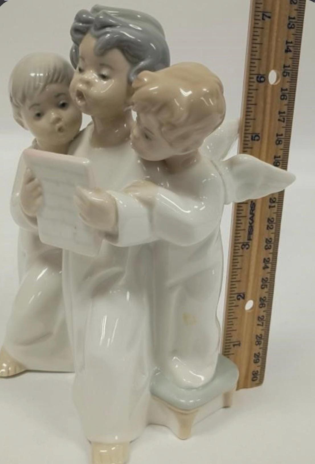 Three Little Angels Trio Choir Figurine: Lladro - Porcelain Sculpture No. 4542