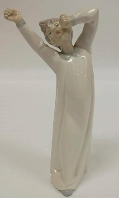 Lladro Boy Yawning No 4.870 w/ Box