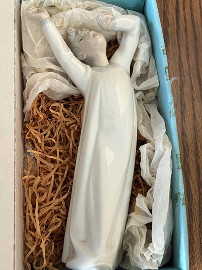 Lladro Boy Yawning No 4.870 w/ Box