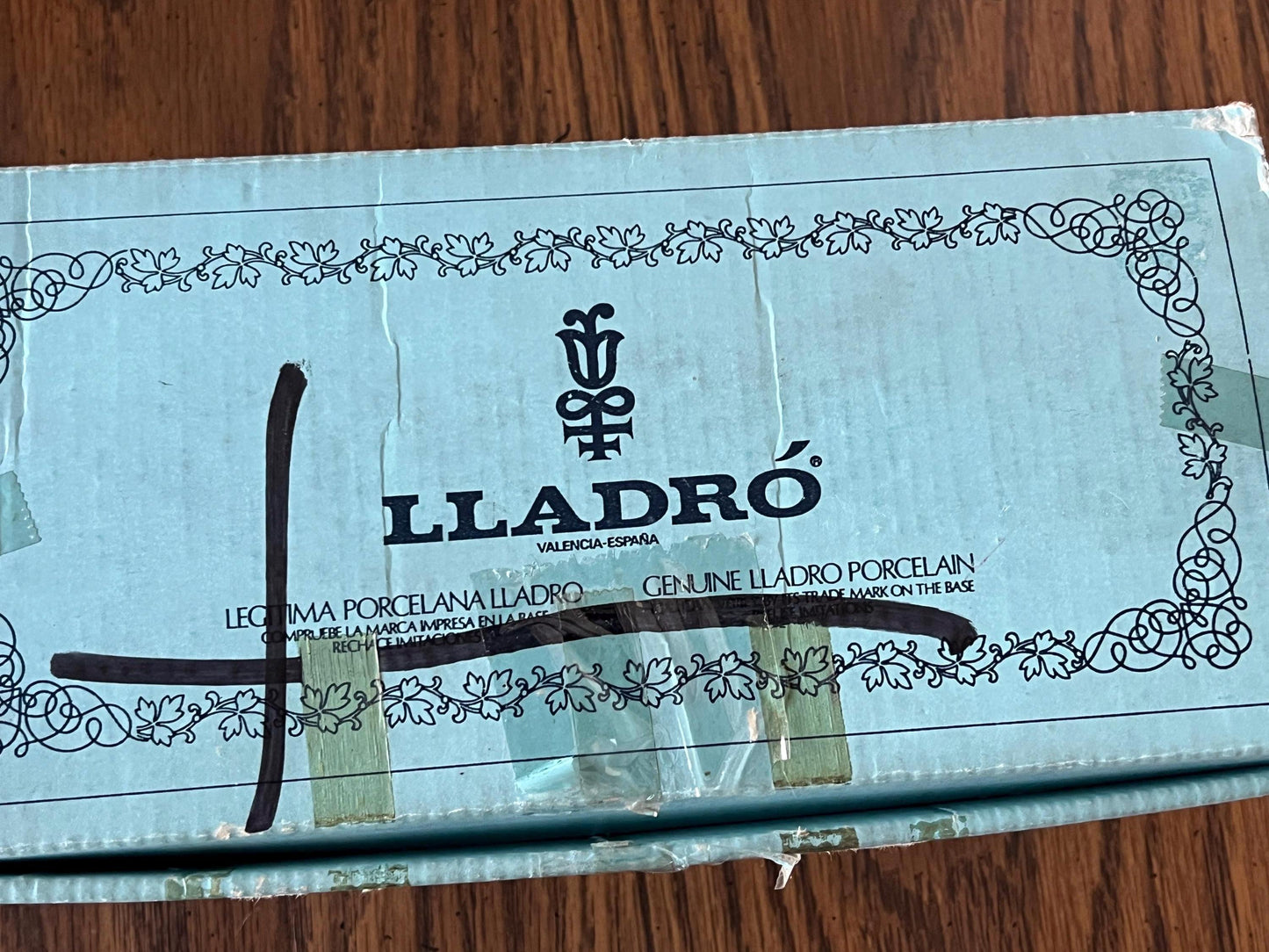 Lladro Boy Yawning No 4.870 w/ Box