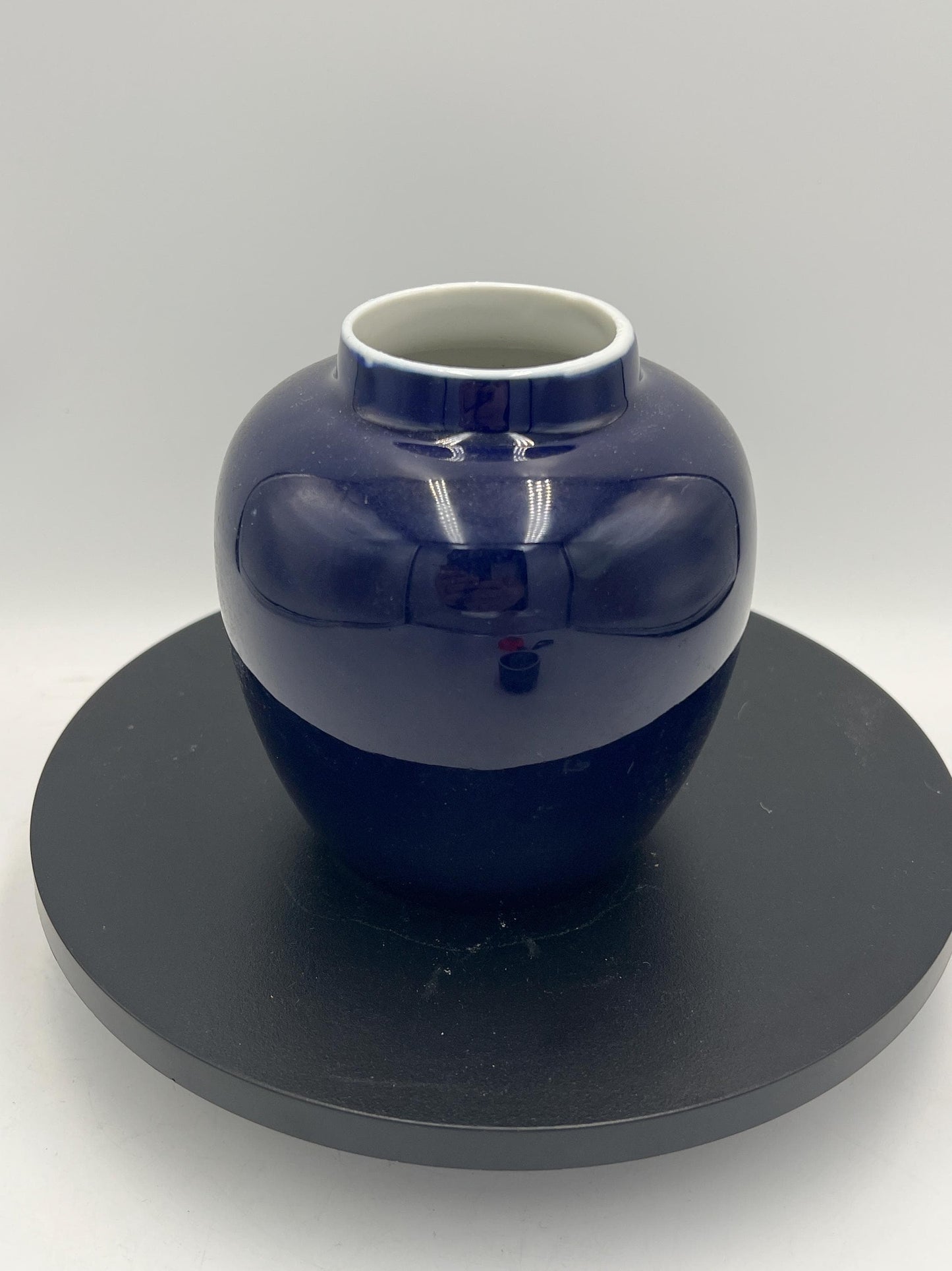 Elegant Blue and Gold Decorative Ginger Jar