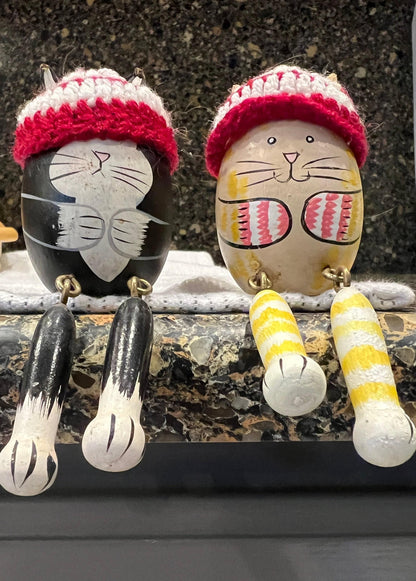 Wooden Cat Eggs Figurines: Cute Pair for Shelf or Ledge Decor
