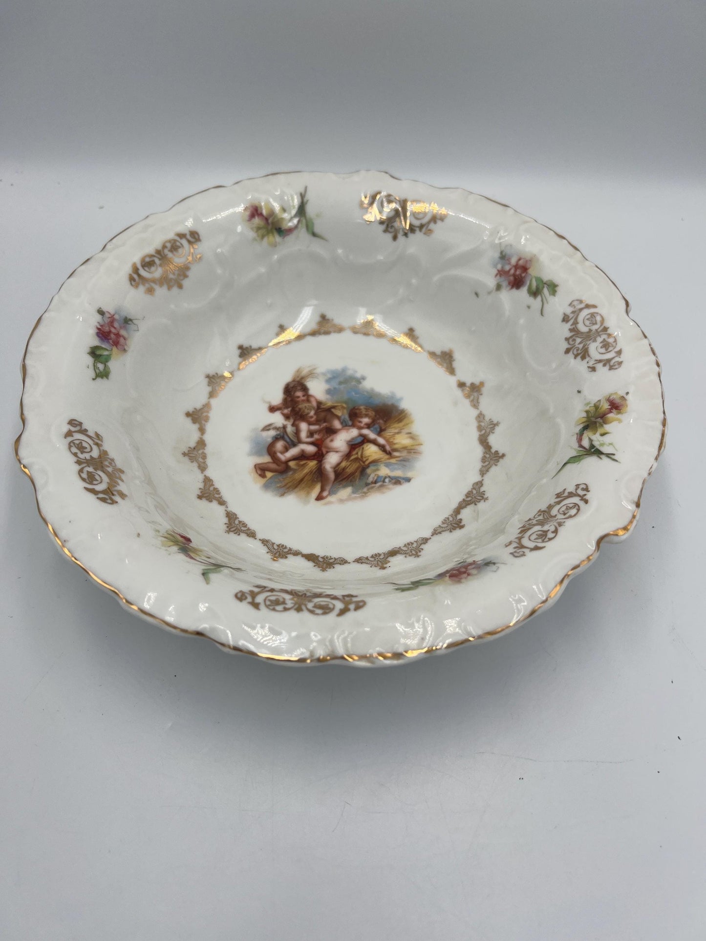 Porcelain Cherub Bowl: Vintage Gold Detail (Victorian Era)