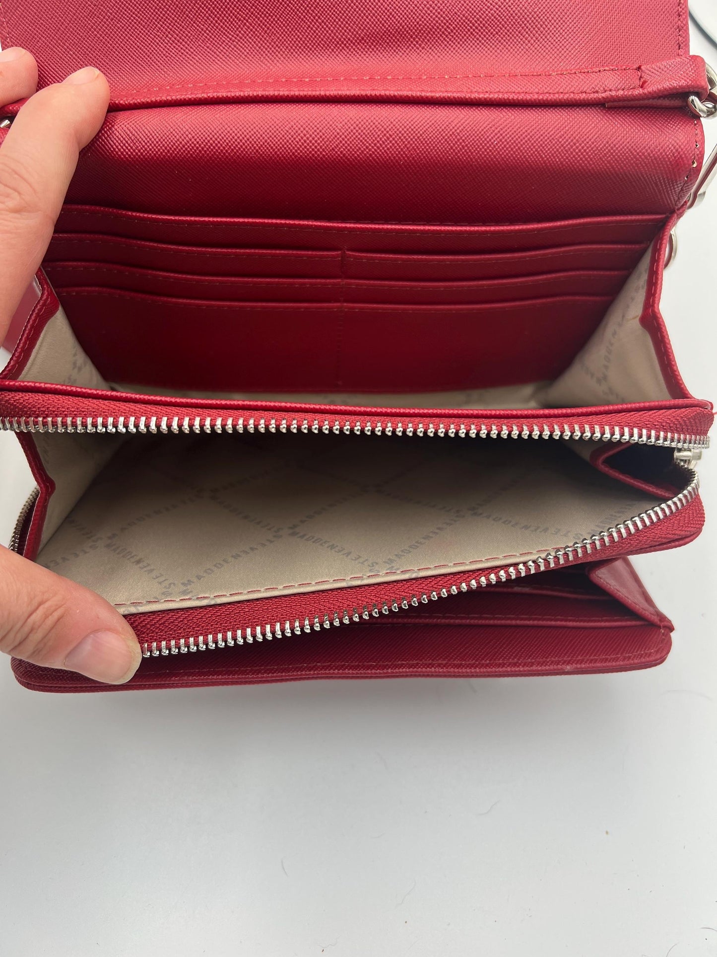 STEVE MADDEN Boxed Carina Crossbody Wallet In Red