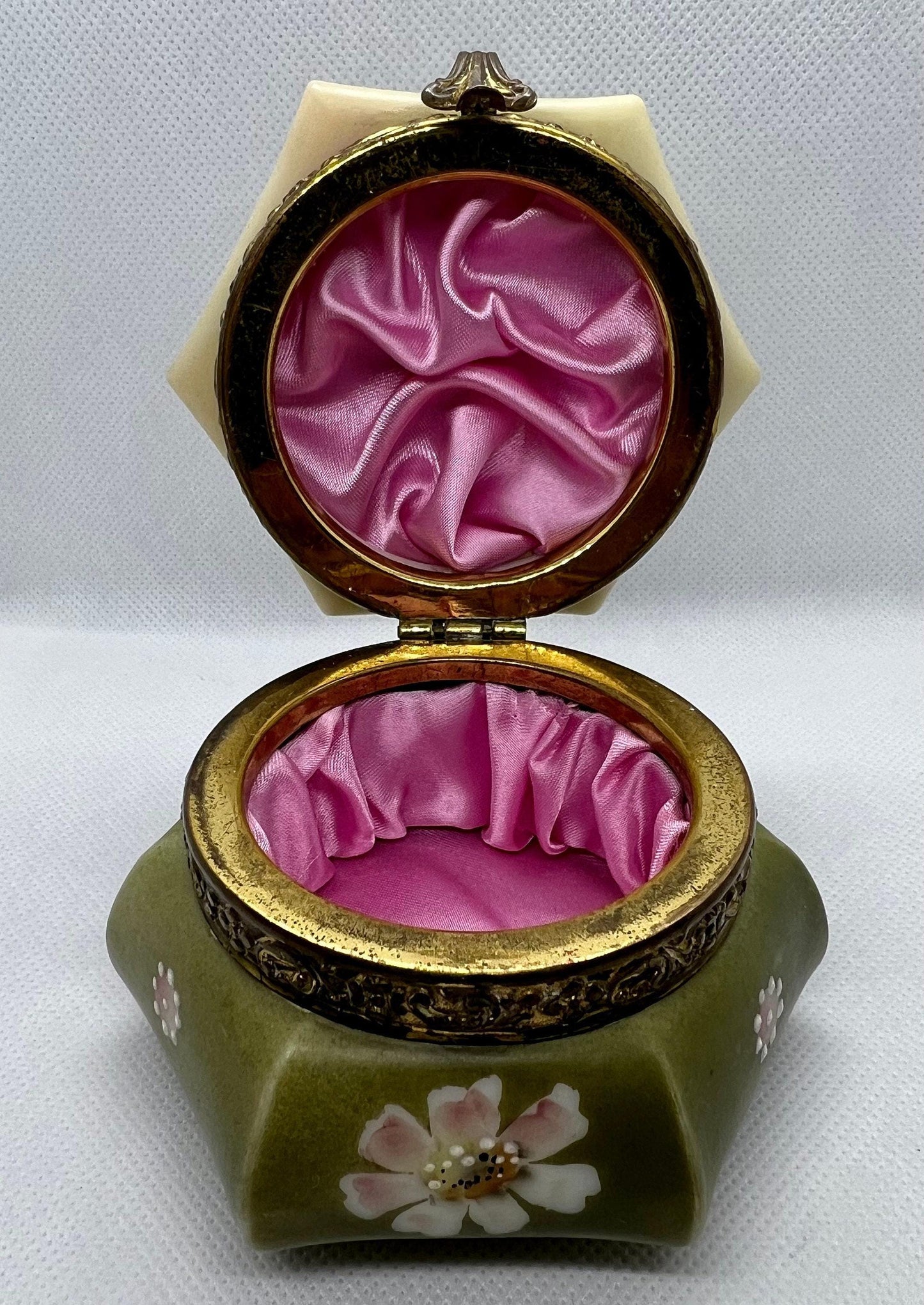Nakara Jewelry Box, Handpainted Floral, Pearly Finish (Antique)